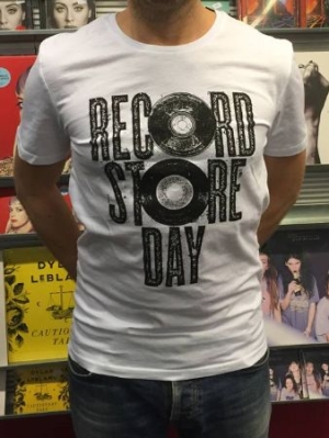 Record Store Day - T-Shirt White (M) i gruppen MERCH hos Bengans Skivbutik AB (1966276)