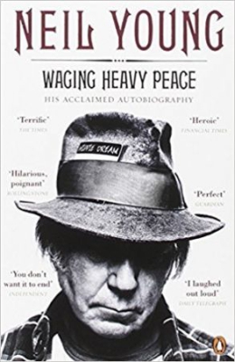 Neil Young - Waging Heavy Peace. His Acclaimed Autobiography i gruppen VI TIPSER / MusikkkBøker hos Bengans Skivbutik AB (2474330)