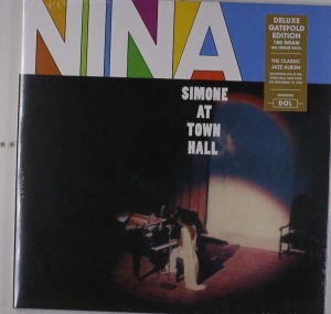 Simone Nina - At Town Hall (Gatefold Cover) i gruppen VINYL hos Bengans Skivbutik AB (2849121)