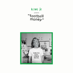 Kiwi Jr - Football Money i gruppen VINYL hos Bengans Skivbutik AB (3522416)