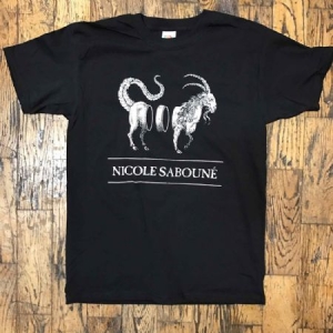 Nicole Sabouné -  T-Shirt Goat (SMALL) i gruppen Labels / Drella hos Bengans Skivbutik AB (3596865)