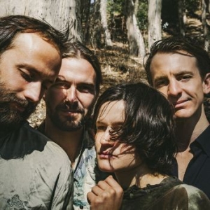 Big Thief - Two Hands i gruppen VI TIPSER / Årsbestelistor 2019 / Årsbeste 2019 RollingStone hos Bengans Skivbutik AB (3661355)