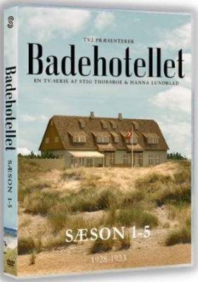 Badhotellet - Säsong 1-5 i gruppen Film DVD hos Bengans Skivbutik AB (3701486)