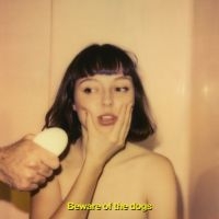 Stella Donnelly - Beware Of The Dogs i gruppen VI TIPSER / Årsbestelistor 2019 / Årsbeste 2019 NME hos Bengans Skivbutik AB (3727285)