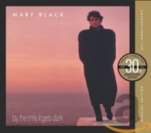 Mary Black - By The Time It Gets Dark i gruppen CD / Elektroniskt,Svensk FolkeMusikkk,World Music hos Bengans Skivbutik AB (3839110)