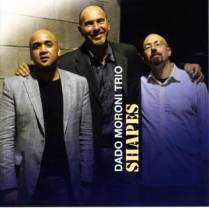 Moroni Dado -Trio- - Shapes i gruppen CD / Jazz hos Bengans Skivbutik AB (3931451)