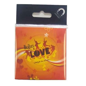 The Beatles - Love Fridge Magnet: Logo i gruppen MERCHANDISE / Accessoarer / Pop-Rock hos Bengans Skivbutik AB (4168438)