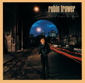 Robin Trower - In The Line Of Fire i gruppen CD / Pop-Rock hos Bengans Skivbutik AB (4220981)