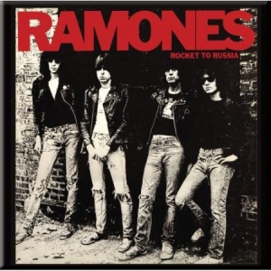 Ramones - FRIDGE MAGNET: ROCKET TO RUSSIA i gruppen MK Export CDON Merch hos Bengans Skivbutik AB (4225948)