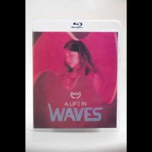 Ciani Suzanne - A Life In Waves (Blu-Ray/Dvd) i gruppen Musikk / DVD Audio / Pop hos Bengans Skivbutik AB (4241266)