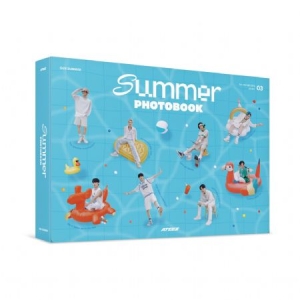 ATEEZ - 2023 SUMMER PHOTOBOOK + Random Photocard i gruppen Minishops / K-Pop Minishops / ATEEZ hos Bengans Skivbutik AB (4402229)