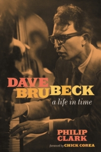 Philip Clark - Dave Brubeck - A Life In Time Book i gruppen Øvrige Bøker hos Bengans Skivbutik AB (5512291)