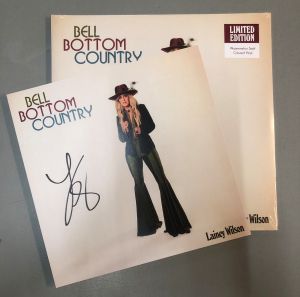 Lainey Wilson - Bell Bottom Country (2LP inkl Signerat Kort) i gruppen Minishops / Lainey Wilson hos Bengans Skivbutik AB (5522641)