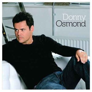 Donny Osmond - On Couch Magnet i gruppen MERCHANDISE hos Bengans Skivbutik AB (5536634)