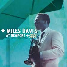 Miles Davis - The Bootleg Series Vol. 4: Miles At Newport 1955–1975 i gruppen VI TIPSER / Fredagsutgivelser / Fredag den 23:e augusti hos Bengans Skivbutik AB (5558795)