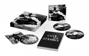 Gilmour David - Luck And Strange (Ltd 2Cd+Bd) i gruppen VI TIPSER / Fredagsutgivelser / Fredag den 6:e september 2024 hos Bengans Skivbutik AB (5561371)