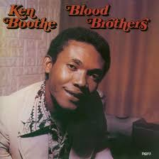 Ken Boothe - Blood Brothers i gruppen VI TIPSER / Fredagsutgivelser / Fredag den 4:e oktober 2024 hos Bengans Skivbutik AB (5563442)