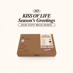 Kiss Of Life - 2025 Seasons Greetings + Photocard i gruppen MERCHANDISE / Merch / Kommende / K-Pop hos Bengans Skivbutik AB (5571595)