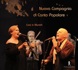 Nuova Compagnia Di Canto Popolare - Live In München 2011 i gruppen VI TIPSER / Julegavetips CD hos Bengans Skivbutik AB (5575786)