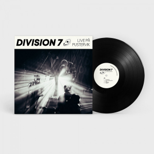 Division 7 - Hundhuvudet Rullar (Live På Pustervik) i gruppen VINYL / Kommende / Pop-Rock hos Bengans Skivbutik AB (5578186)