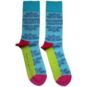 Beatles - Sgt Pepper Text Outlines Uni Lht Blue Socks i gruppen MERCHANDISE / Merch / Pop-Rock hos Bengans Skivbutik AB (5583643)