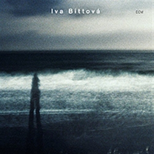 Iva Bittová - Solo i gruppen CD / Elektroniskt,World Music hos Bengans Skivbutik AB (580708)