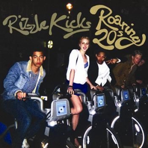 Rizzle Kicks - Roaring 20S - Deluxe i gruppen CD / CD RnB-Hiphop-Soul hos Bengans Skivbutik AB (612849)