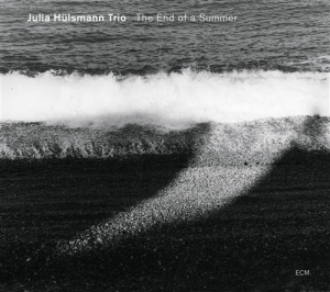 Julia Hülsmann Trio - The End Of A Summer i gruppen VI TIPSER / Klassiska lablar / ECM Records hos Bengans Skivbutik AB (686348)