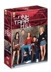 One Tree Hill - Säsong 2 i gruppen Film DVD hos Bengans Skivbutik AB (817151)