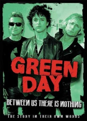 Green Day - Between Us There Is Nothing - Docum i gruppen Musikkk-DVD & Bluray hos Bengans Skivbutik AB (886408)