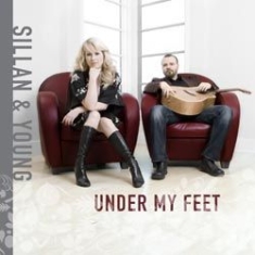 Sillan & Young - Under My Feet i gruppen CD hos Bengans Skivbutik AB (1146006)